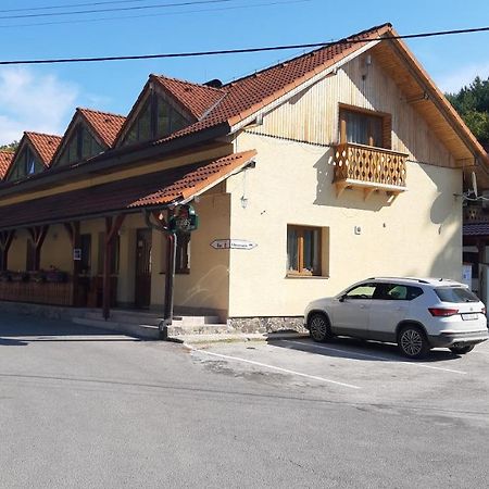 Penzion Pri Studnicke Omastina Екстериор снимка