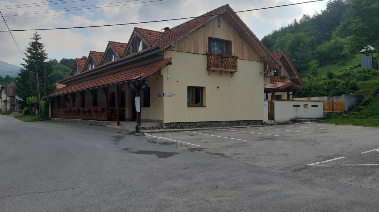 Penzion Pri Studnicke Omastina Екстериор снимка