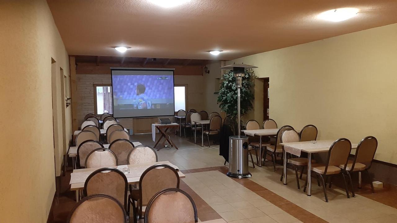 Penzion Pri Studnicke Omastina Екстериор снимка