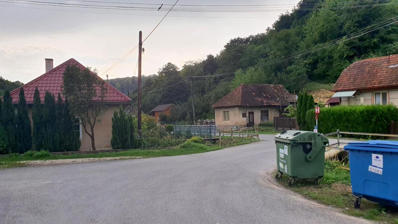 Penzion Pri Studnicke Omastina Екстериор снимка