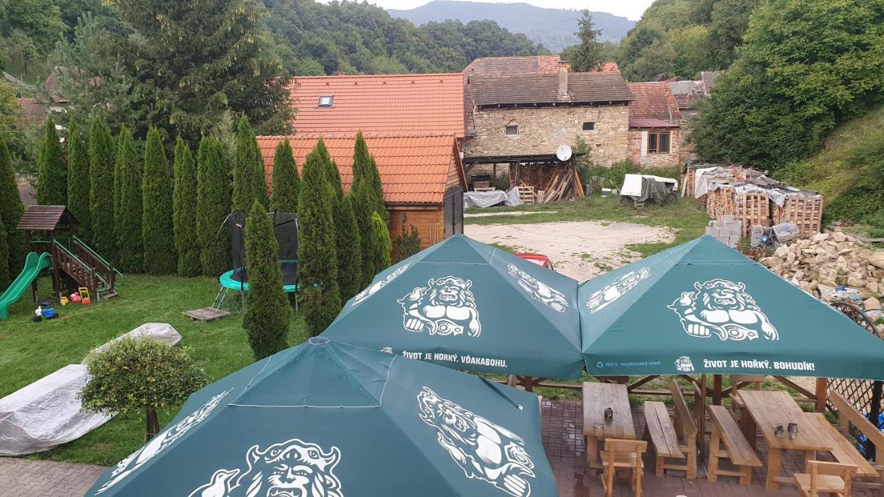 Penzion Pri Studnicke Omastina Екстериор снимка